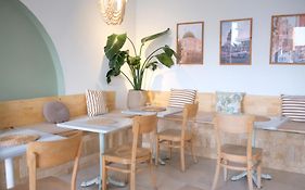 Meshk Airport Hotel